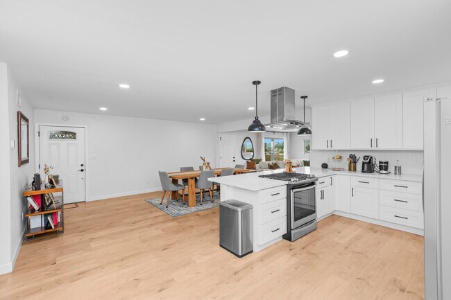 Photo - 2217 Cardinal Dr