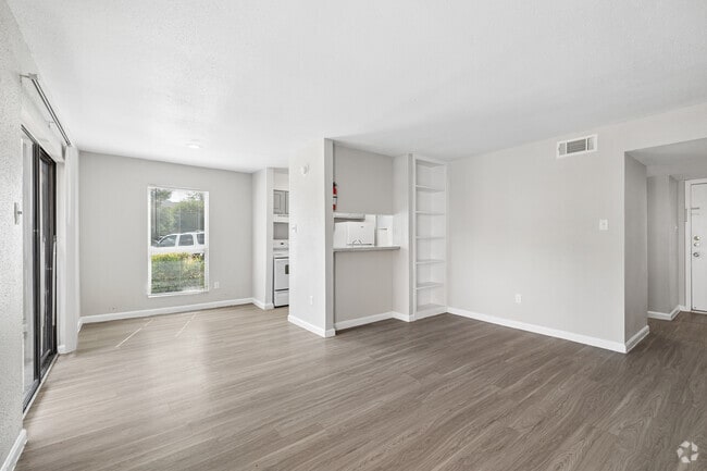 2BR, 2BA - 1,014SF - Living Room/Dining Room