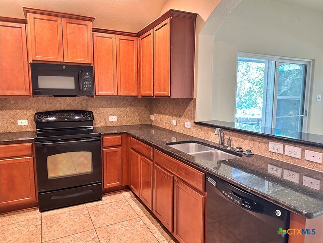Photo - 2020 Meadow View Dr