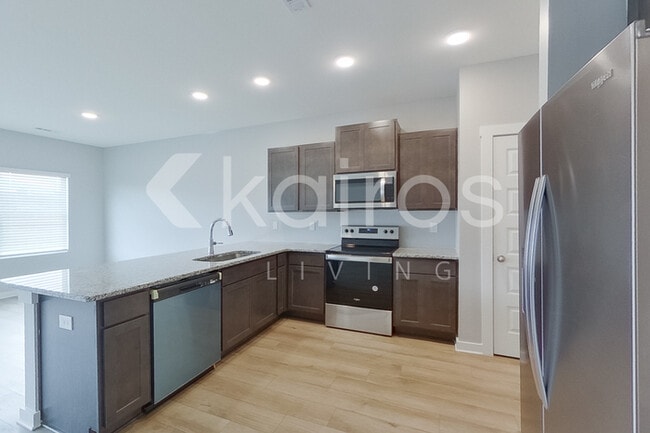 Photo - 6103 Stonewater Ct