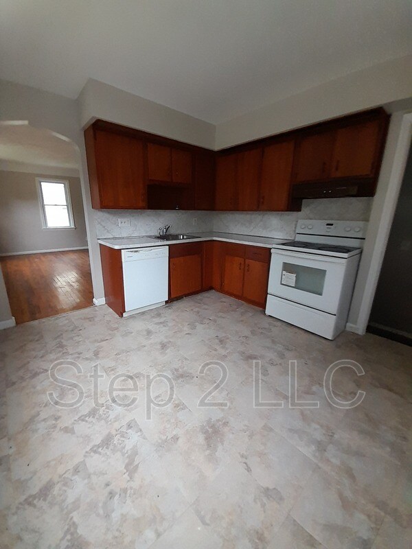 Photo - 15612 Benhoff Dr