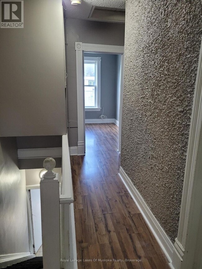 Photo - 227 Nottawasaga St Unité 2