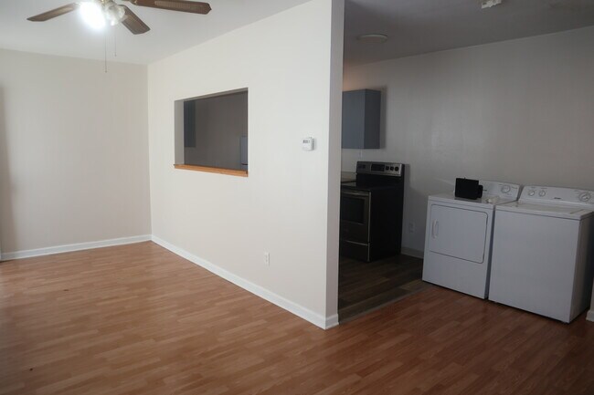 Photo - 228 3rd St Unit B