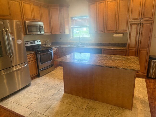 Photo - 1210 Willow Cir