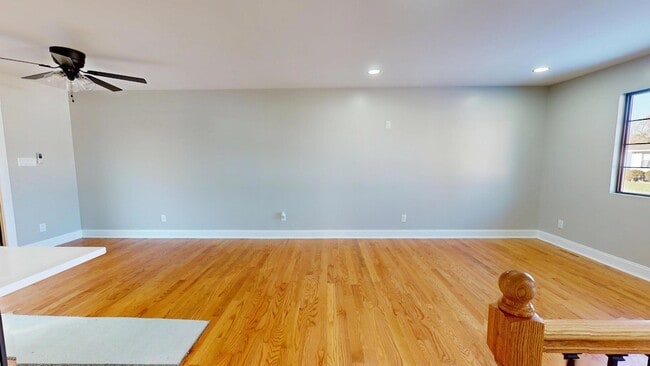 Photo - 1033 E 51st Pl