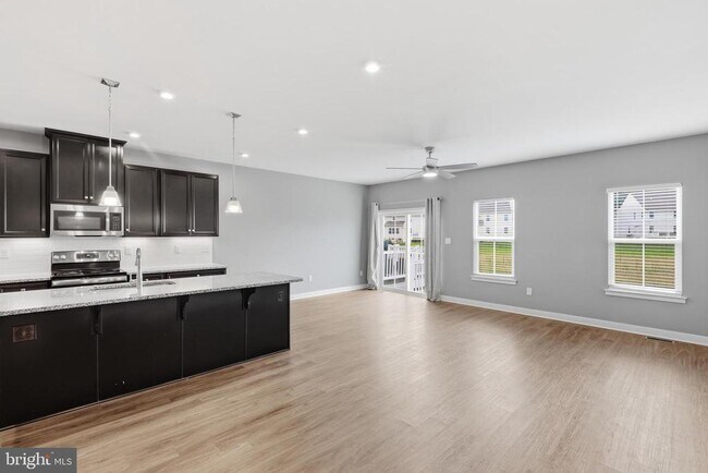 Photo - 529 Swansea Dr