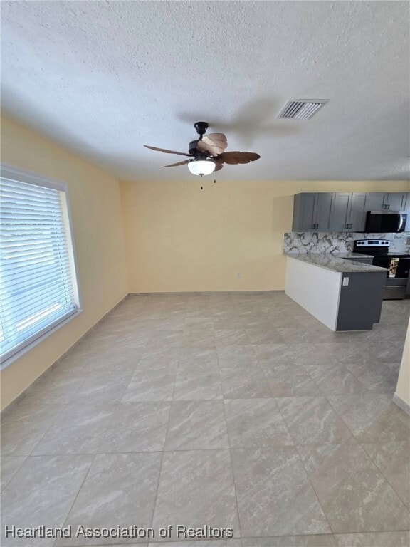 Photo - 613 Memorial Dr