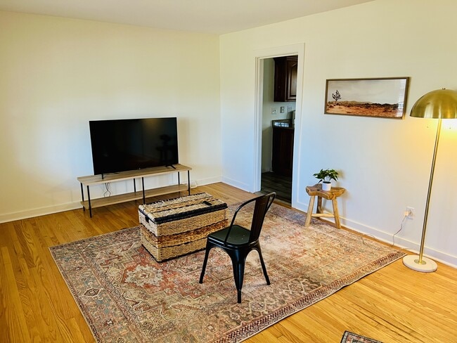Photo - 1813 Alpine Dr