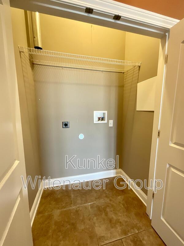 Photo - 102 S Richland St