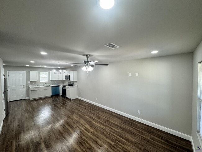 Photo - 301 Doyle St