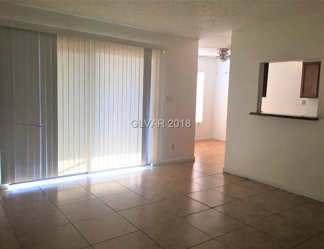 Living Area - 2811 Wheelwright Dr