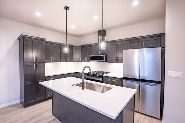 Photo - 8146 W Boekel Rd