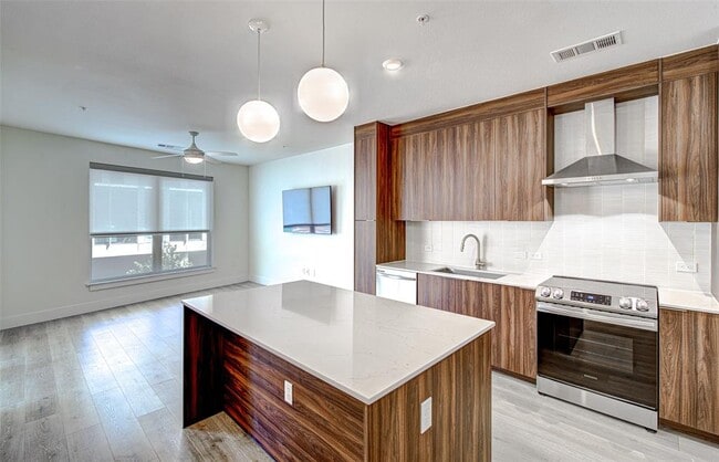 Building Photo - 1701 Simond Ave Unit 229