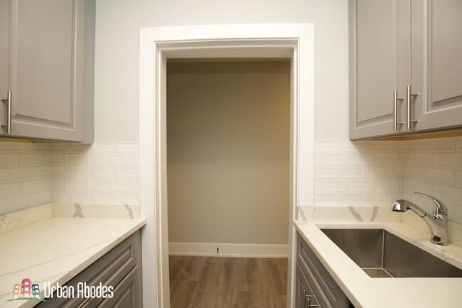 Photo - 535 W Belmont Ave Unit A06C