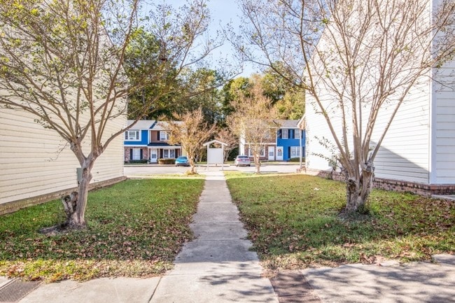 Lakeside Apartments - Lakeside Apartments