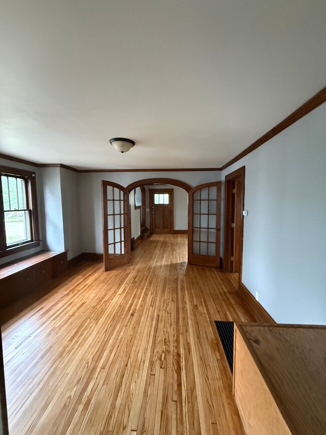 Photo - 317 E Cherry St