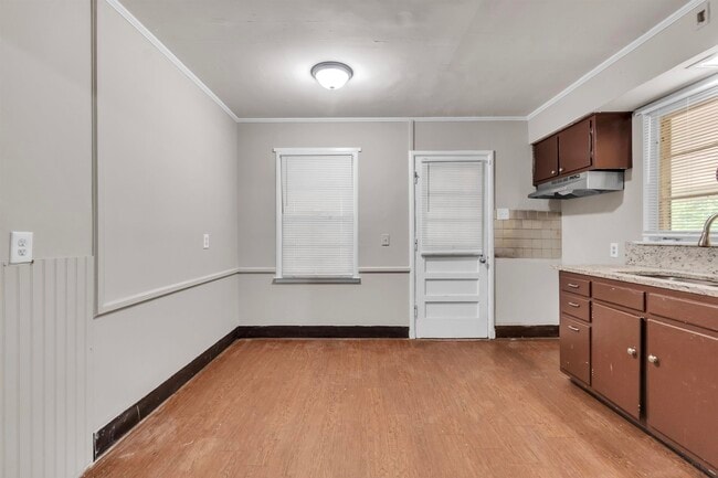 Photo - 800 Lydgate Rd