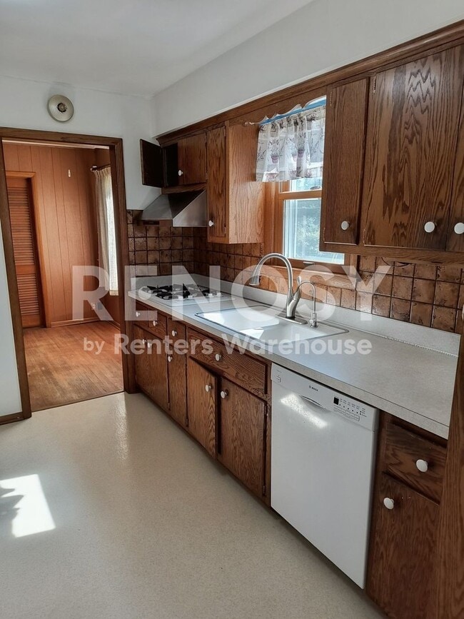 Photo - 6233 3rd Ave S