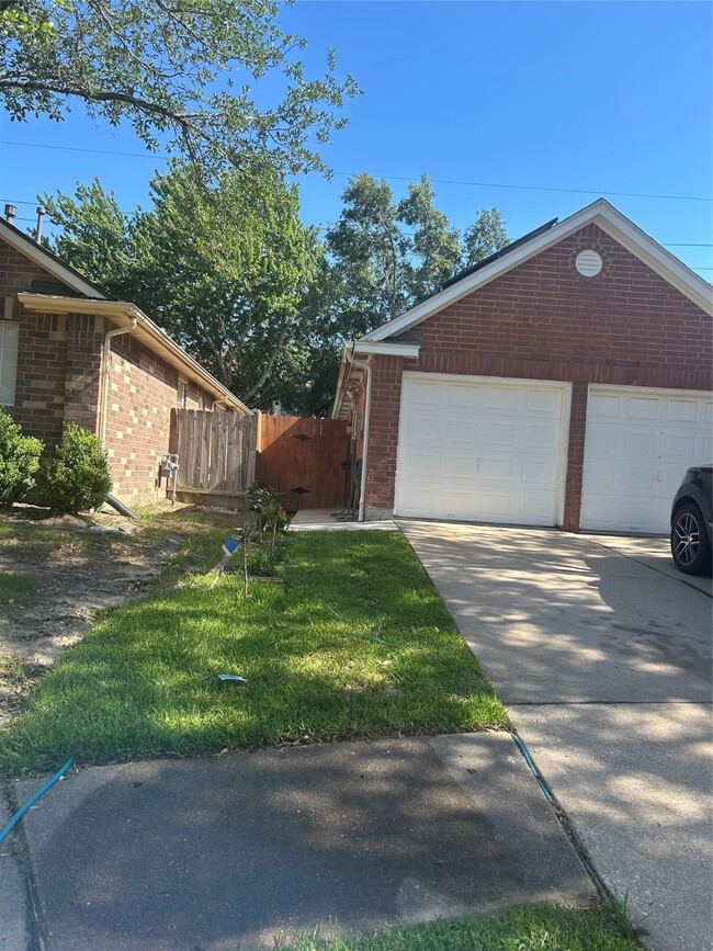 Photo - 21102 Rushing Creek Ln