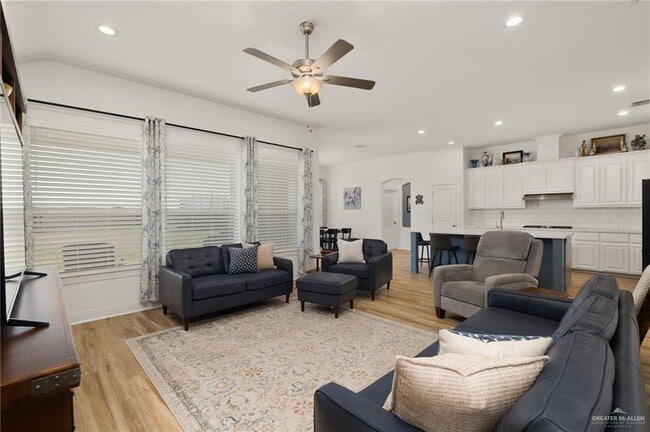 Photo - 27 Aqualina Wy