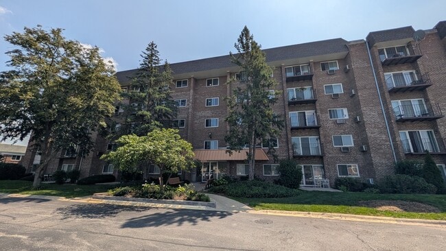 Building Photo - 10353 Dearlove Rd Unit 2G