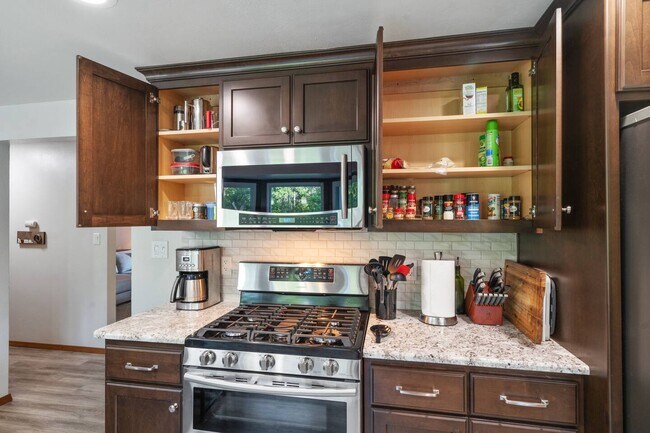 Photo - 1212 Circle Dr