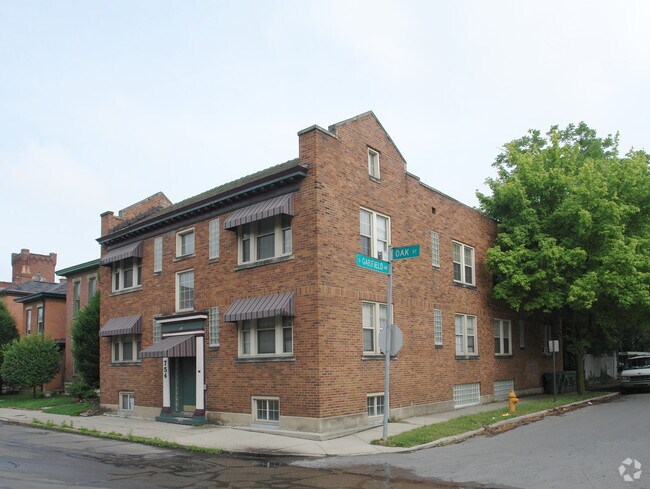 754 Oak St