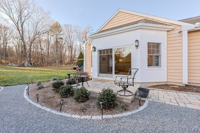 Building Photo - 15 Warren St Unit 1