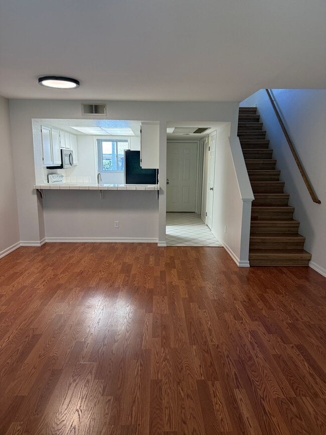 Photo - SPACIOUS 1 BEDROOM, 1.5 BATHROOM TOWNHOME IN SAN JOSE. MUST SEE!!!