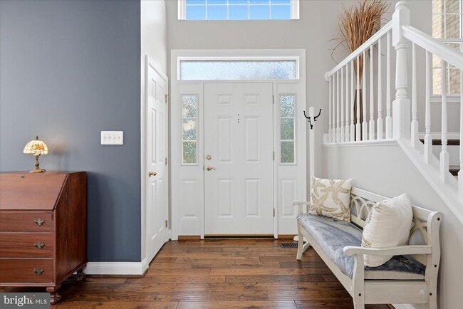 Photo - 704 Seaton Ct SE