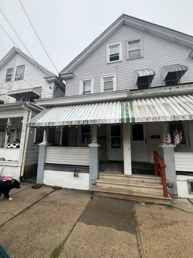 Building Photo - 124 E Fell St
