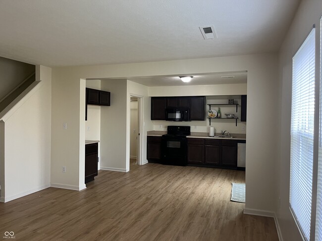 Photo - 2014 Falcon Ct