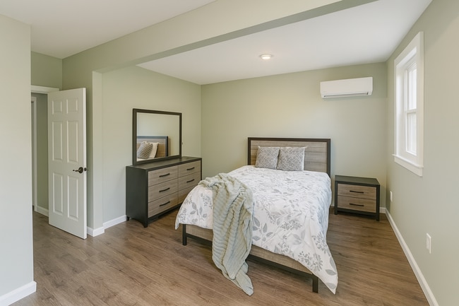 Building Photo - 1820 Albany Ave Unit Bed 9