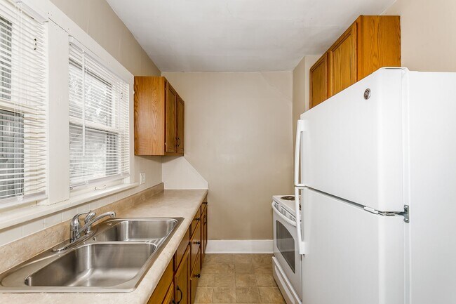 Photo - Large Bungalow in Sunnyside Neighborhood!