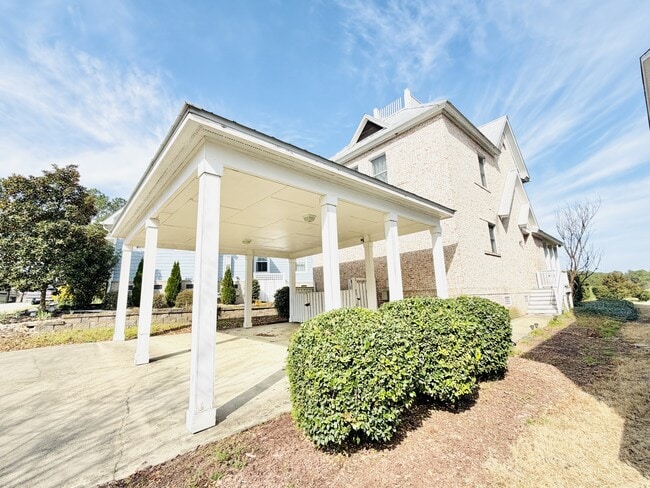 Photo - 33 Golden Spur Ln