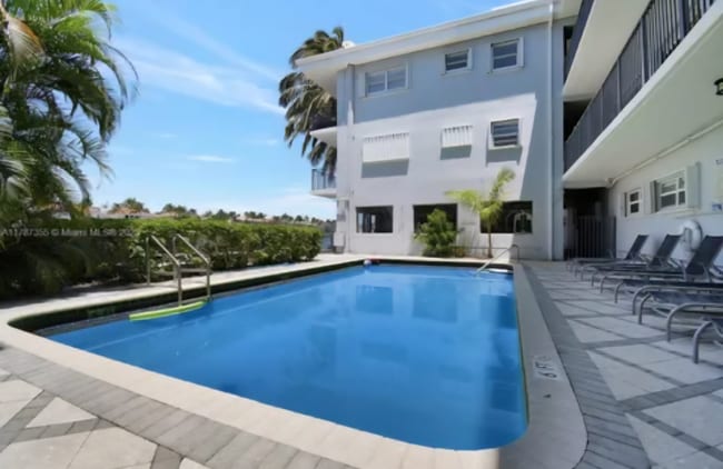Building Photo - 2600 S Ocean Dr Rental
