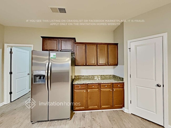 Photo - 3846 Cameron Trail SE