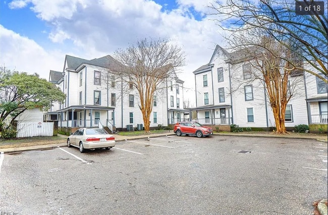 Building Photo - 923 Green St Unit 923 Green St