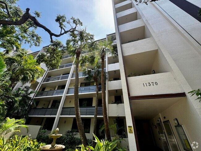 Building Photo - 11370 12 Oaks Way Unit 418 Rental
