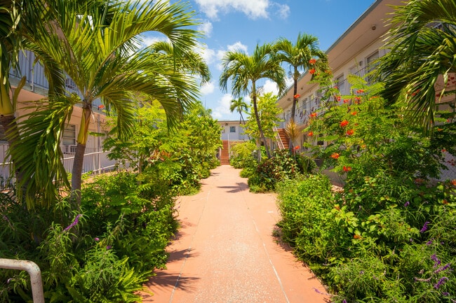 Building Photo - Miami Station