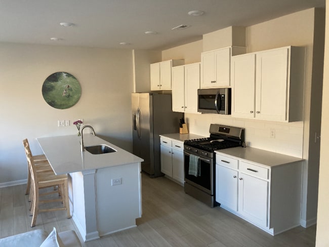 Photo - 12 Twiggs Ln