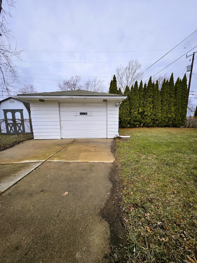 Photo - 17637 Prospect St