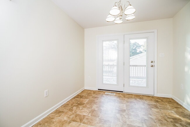 Photo - 401 Wildwood Dr