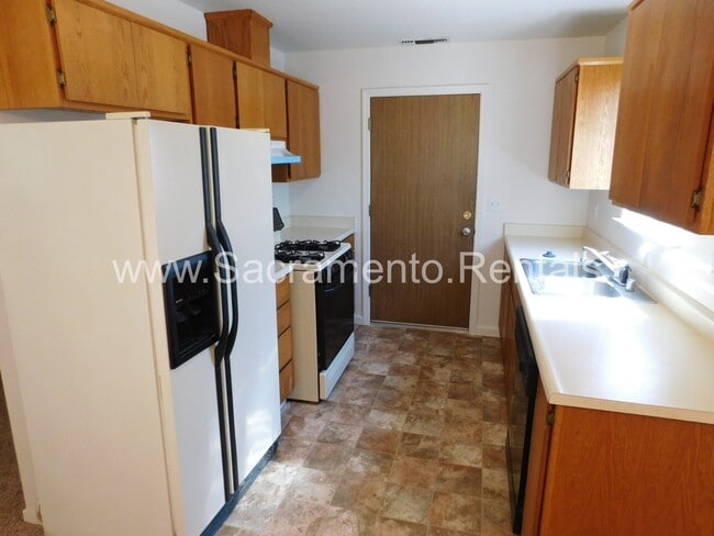 Photo - Nice 3bd/2ba North Sacramento Home with 2 Car Garage