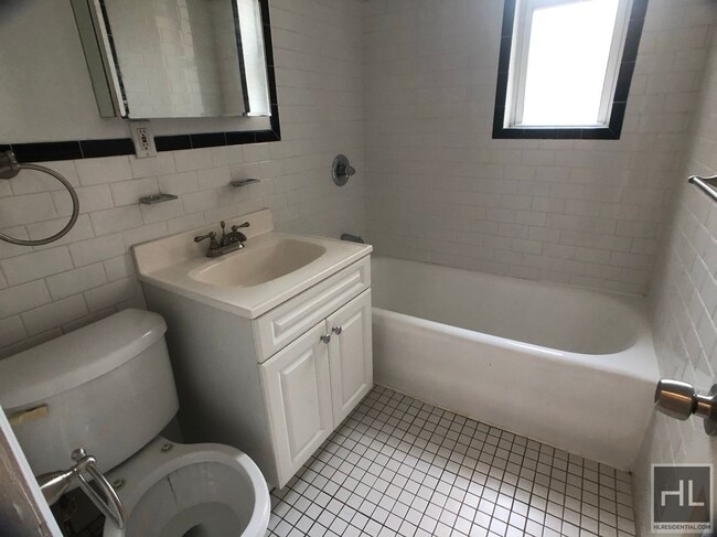 Photo - WEST 13 STREET Unidad 69