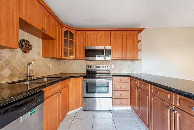Photo - 941 Springdale Cir