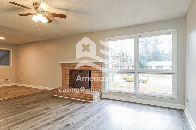 Photo - 2520 Stonehenge Dr