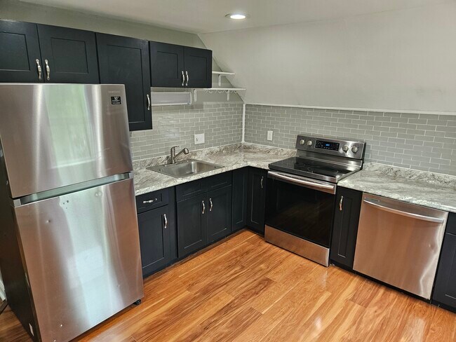19 Elizabeth St Unit 3