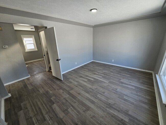 Photo - 4445 E 154th St