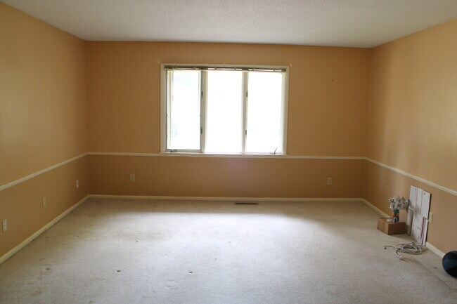 Upstairs Master Bedroom p1 - 5317 Malibu Dr